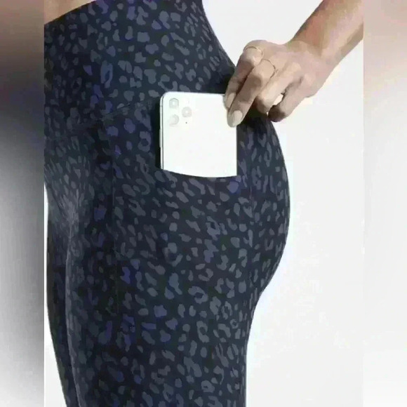 Athleta Salutation Print 7/8 Tight/Dot Leopard  Enchanted Blue/size S - Picture 3 of 7